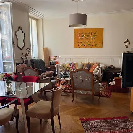 Apartment Spacious With Kingsize Bed Apt In The 16eme *