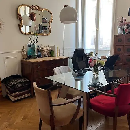 Apartment Spacious With Kingsize Bed Apt In The 16eme