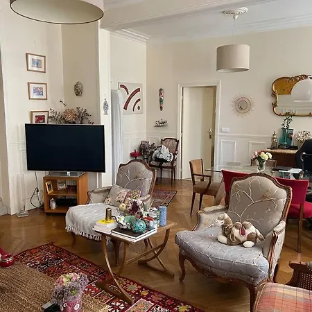 Spacious With Kingsize Bed Apt In The 16eme * Paris